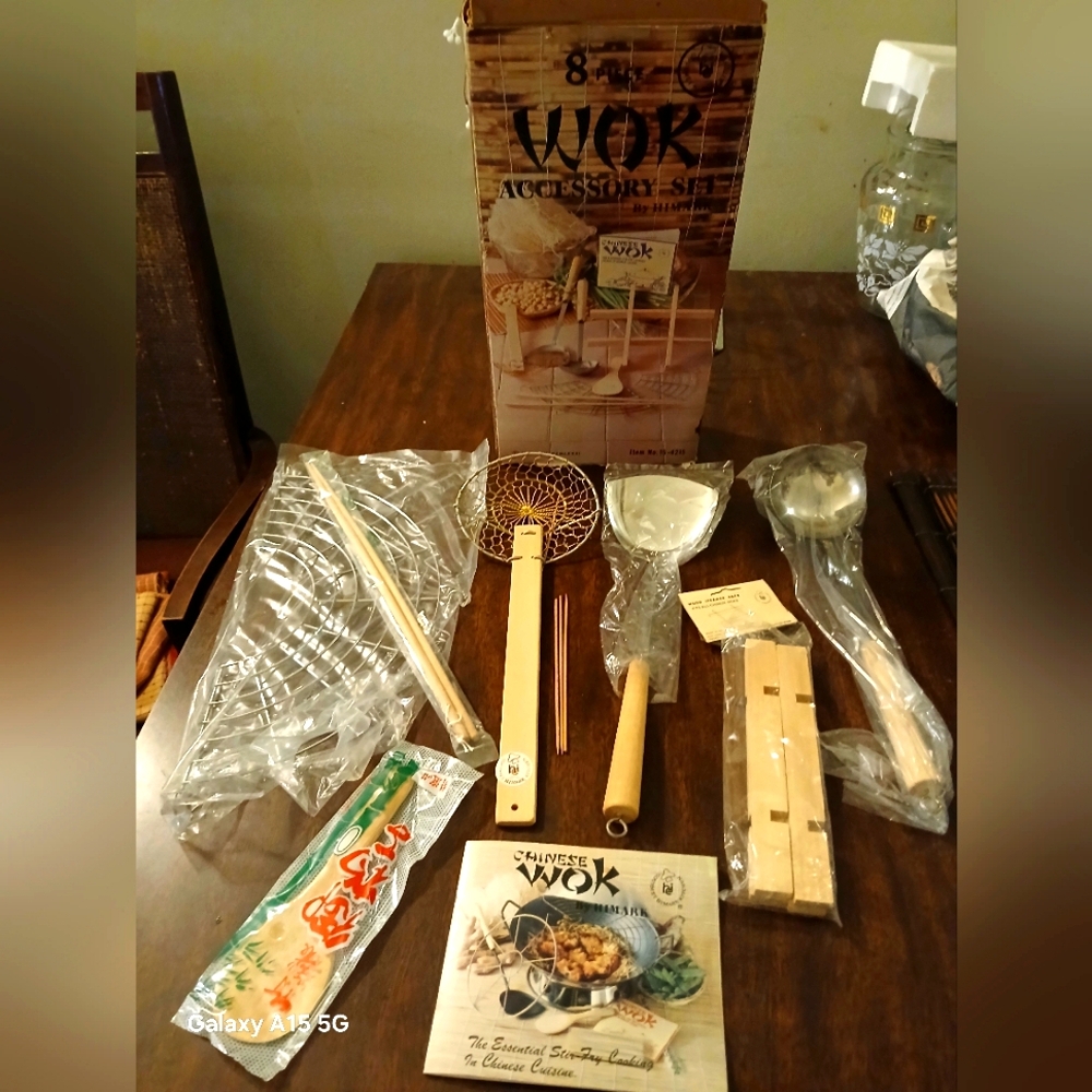 VTG..EIGHT PIECE "HIMARK" WOK ACCESSORY SET..ITEM NO. 15-4215 WOOD STAINLESS.